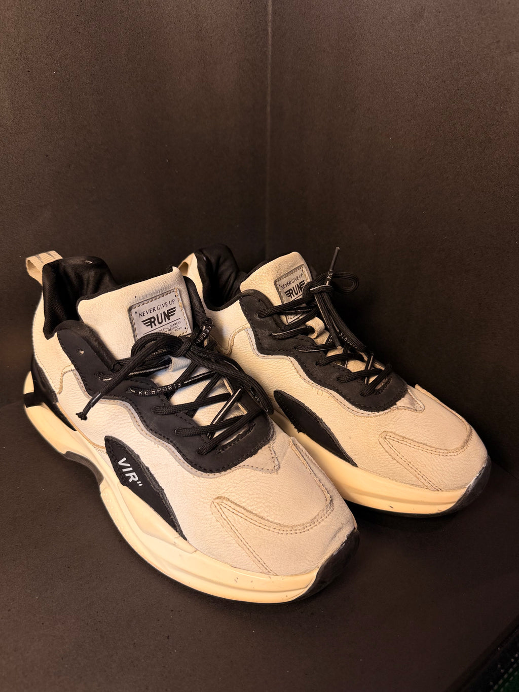 White and Navy Chunky Lifestyle Sneaker(VIR)