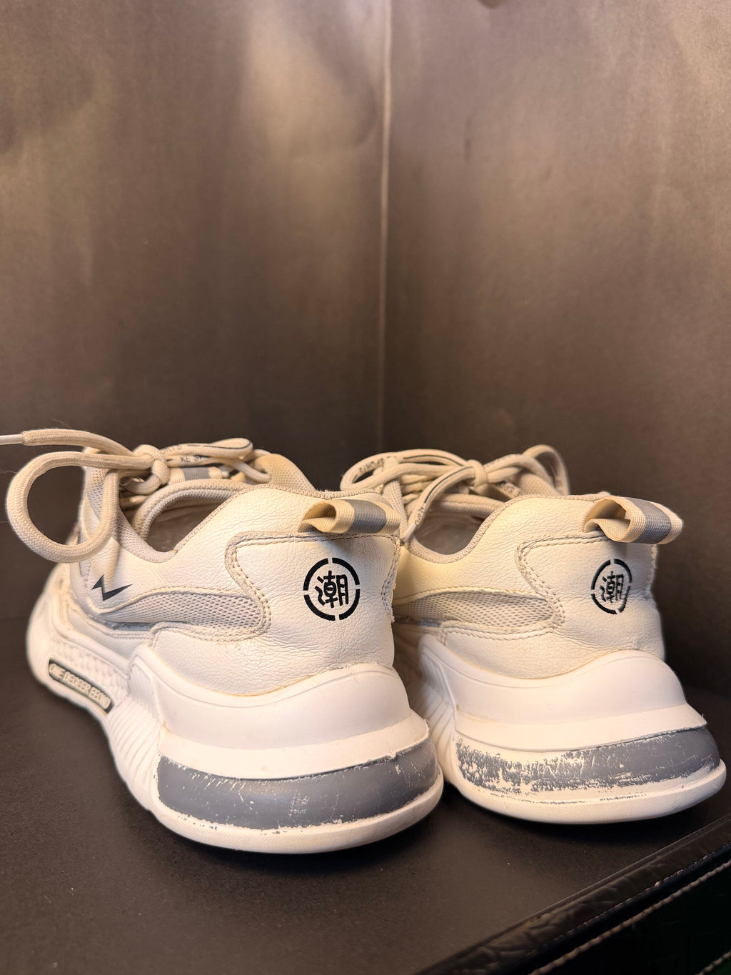 White and Grey Chunky Running Shoe(361 Degrees)