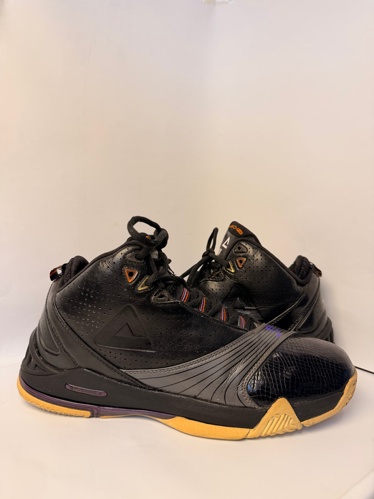 Team JR1 Basketball Sneakers (PEAK)