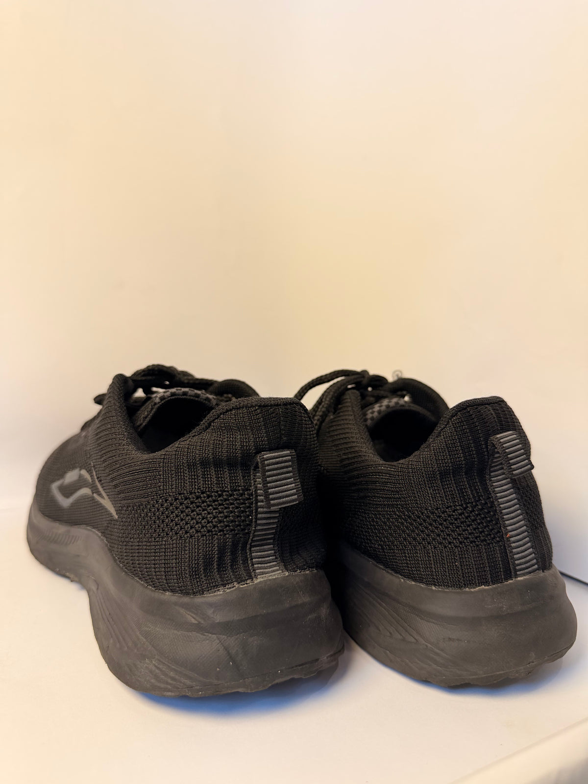 Black Knit Reflective Running Shoe(GODOO)