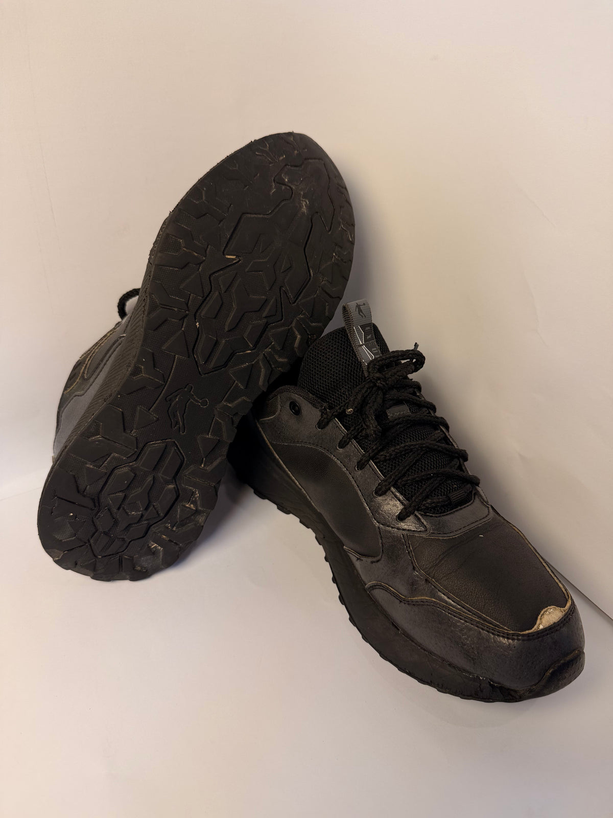 Black Leather Basketball-Style Sneaker(Jordan)