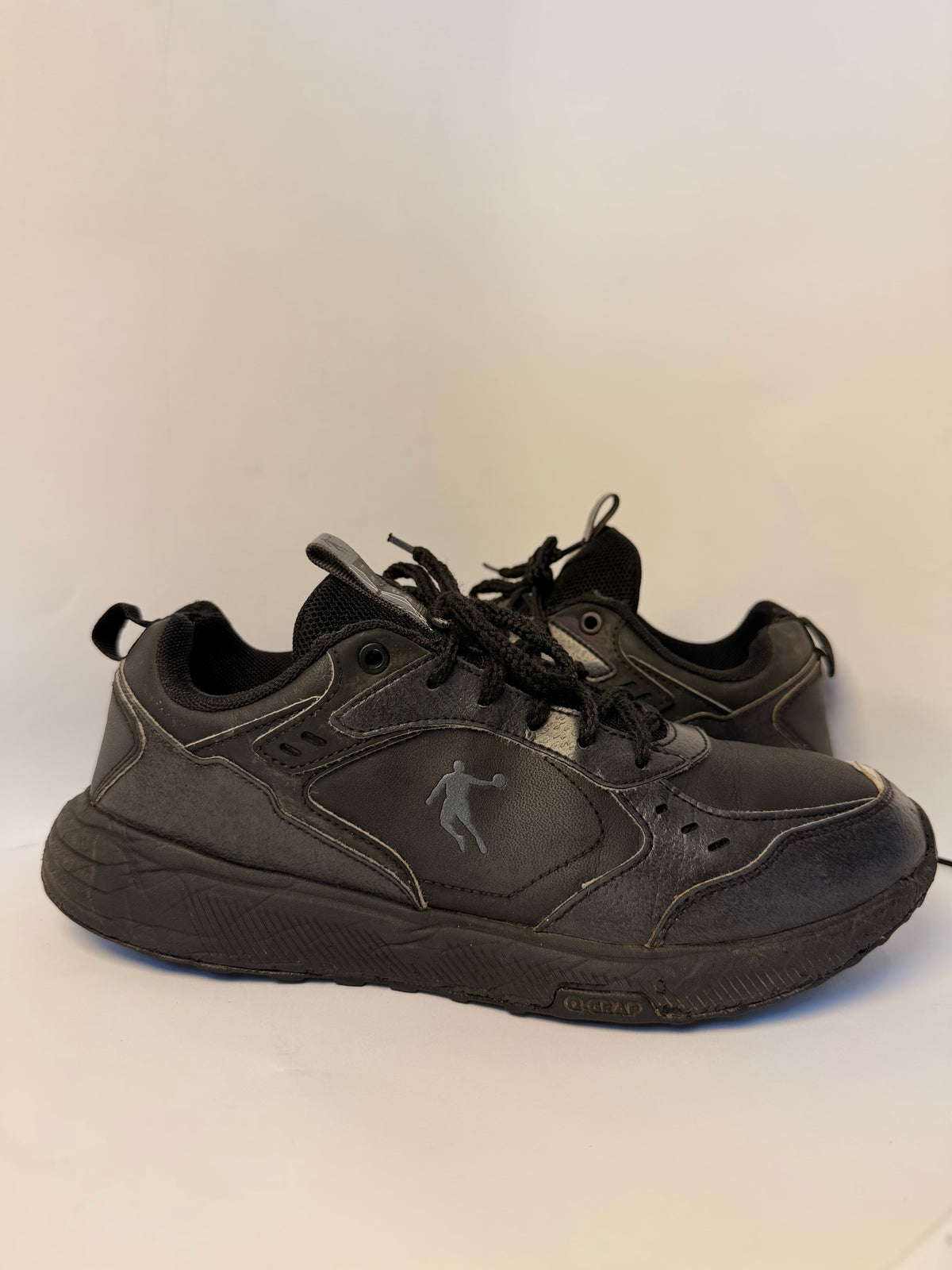 Black Leather Basketball-Style Sneaker(Jordan)
