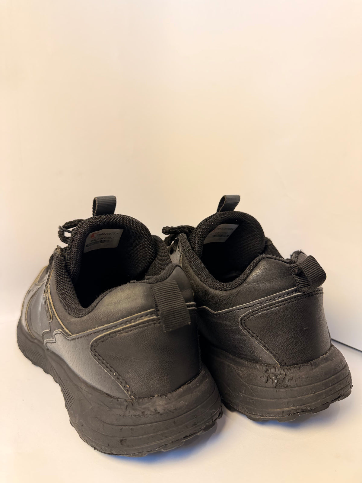Black Leather Basketball-Style Sneaker(Jordan)